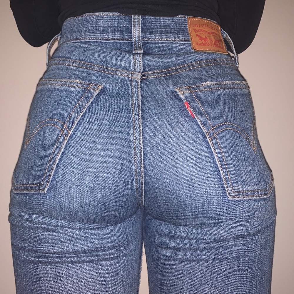 Levi wedgie straight jeans